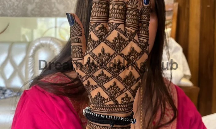 Nancy mehendi artist in Varanasi